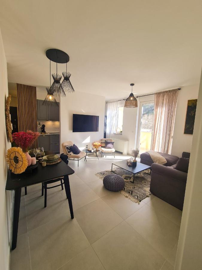 New - Apartment Finis 塞尼 外观 照片